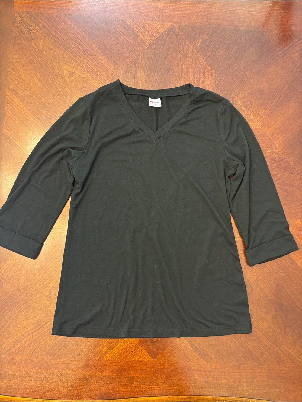 Women's Black V-Neck 3/4 Sleeve Top